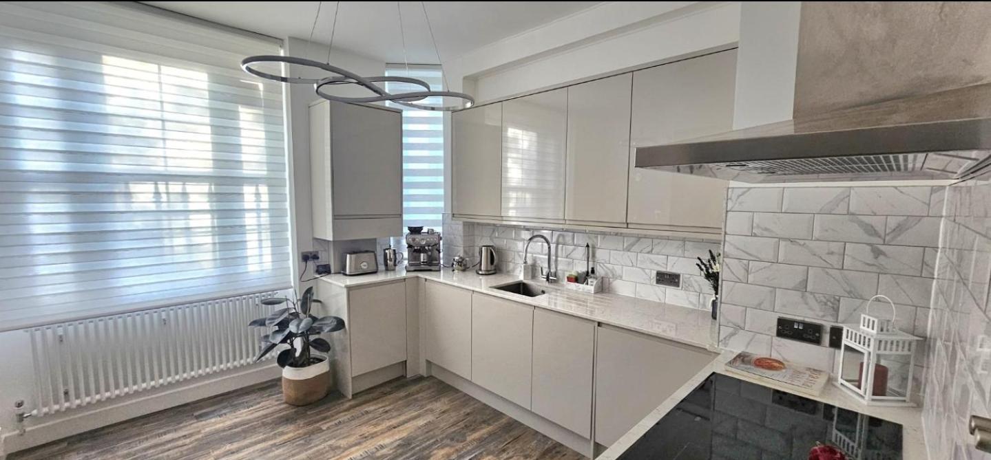 Bridge Stunning 2 Bedroom Appartamento *